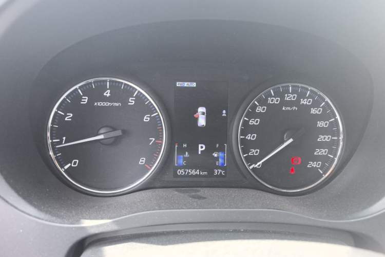 Used Mitsubishi Outlander 2020 2.4L 4x4 Zhi Xiang Edition 5 Seats Instrument Cluster