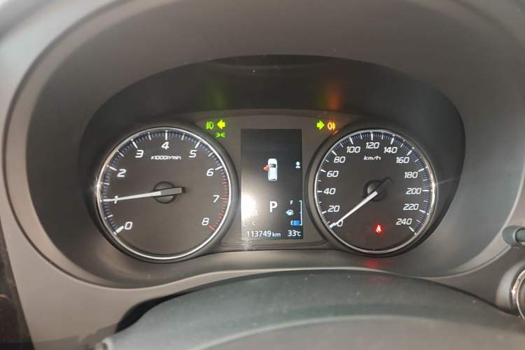 Used Mitsubishi Outlander 2020 2.0L Two-Wheel Drive Comfort Edition 7-Seater Instrument Cluster