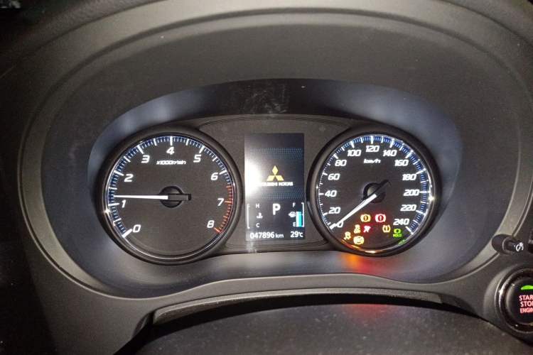 Used Mitsubishi Outlander 2020 2.0L Two-Wheel Drive Comfort Edition 7-Seater Instrument Cluster