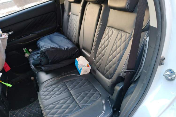 Used Mitsubishi Outlander 2020 2.4L 4x4 Zhi Xiang Edition 5 Seats Interior 4