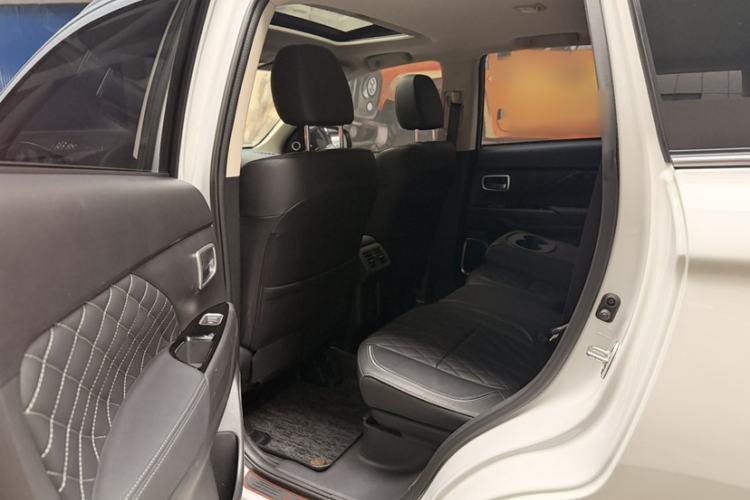 Used Mitsubishi Outlander 2020 2.4L 4x4 Zhi Xiang Edition 5 Seats Interior 6