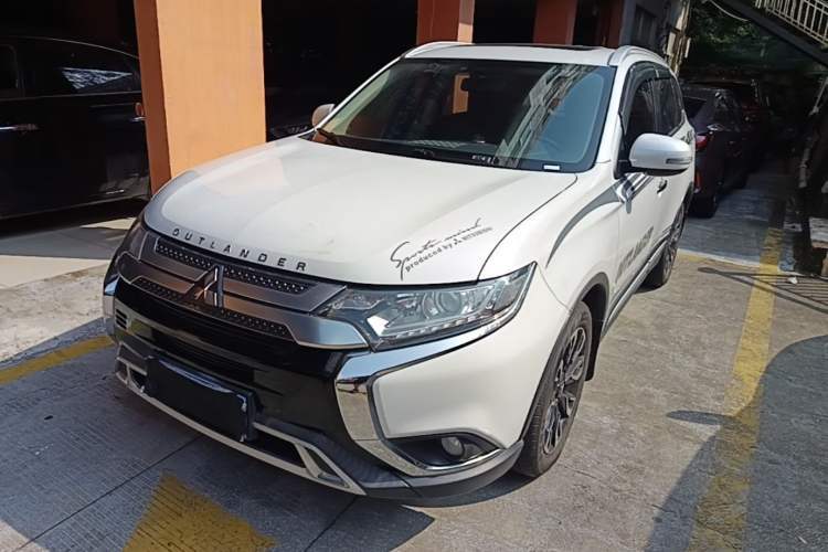 Mitsubishi Outlander 2020 2.0L Two-Wheel Drive Enjoyment Version 5 Seats usado Guazi used car, China used car export, Used car for sale, Used cars, Cheapest cars for sale