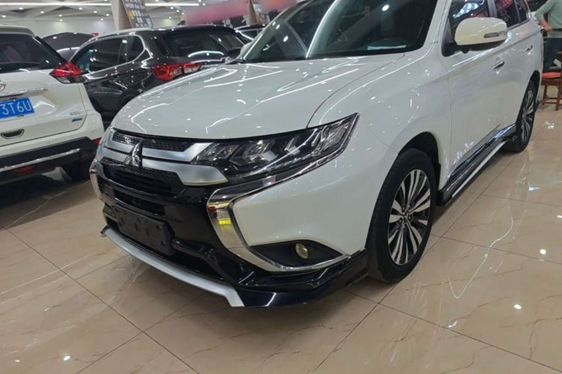 Used Mitsubishi Outlander 2020 2.4L 4x4 Zhi Xiang Edition 5 Seats Left Front Headlight