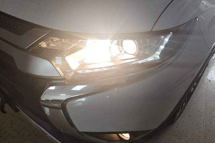 Used Mitsubishi Outlander 2020 2.0L Two-Wheel Drive Enjoyment Version 5 Seats Left Front Headlight