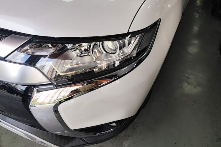 Used Mitsubishi Outlander 2020 2.0L Two-Wheel Drive Comfort Edition 7-Seater Left Front Headlight