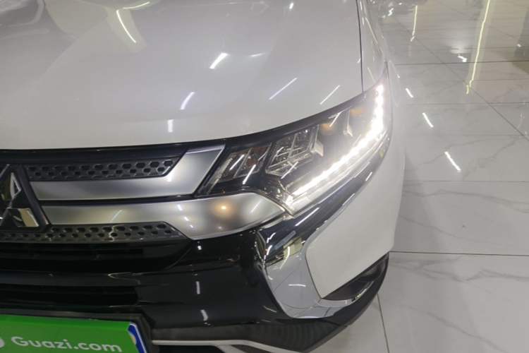 Used Mitsubishi Outlander 2020 2.4L 4x4 Zhi Xiang Edition 7-Seater Left Front Headlight