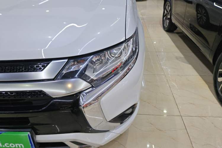 Used Mitsubishi Outlander 2020 2.0L Two-Wheel Drive Enjoyment Version 5 Seats Left Front Headlight