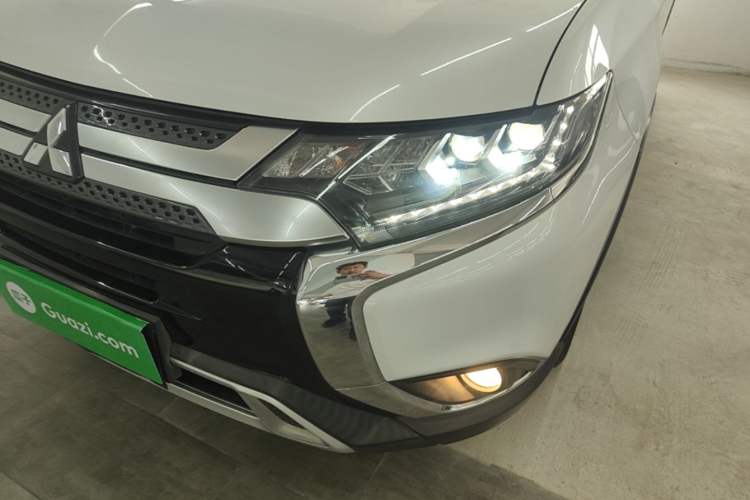 Used Mitsubishi Outlander 2020 2.4L 4x4 Zhi Xiang Edition 7-Seater Left Front Headlight