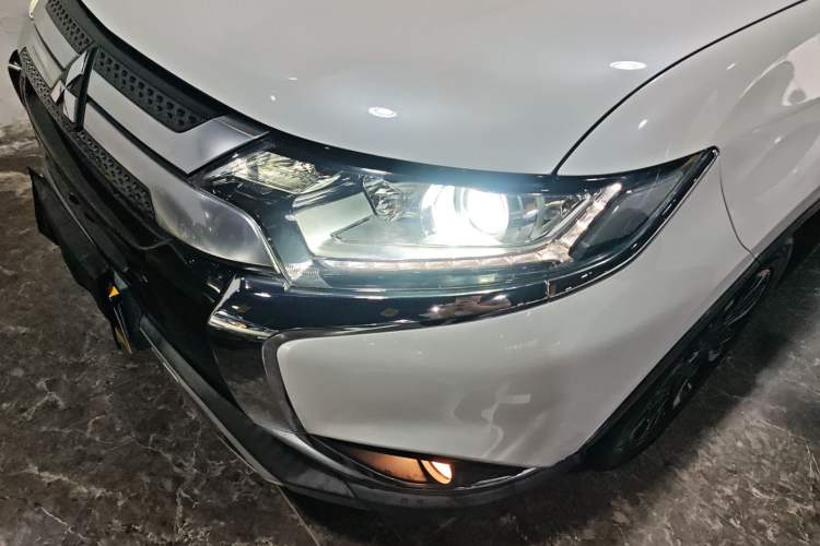 Used Mitsubishi Outlander 2020 2.0L Two-Wheel Drive Enjoyment Version 5 Seats Left Front Headlight