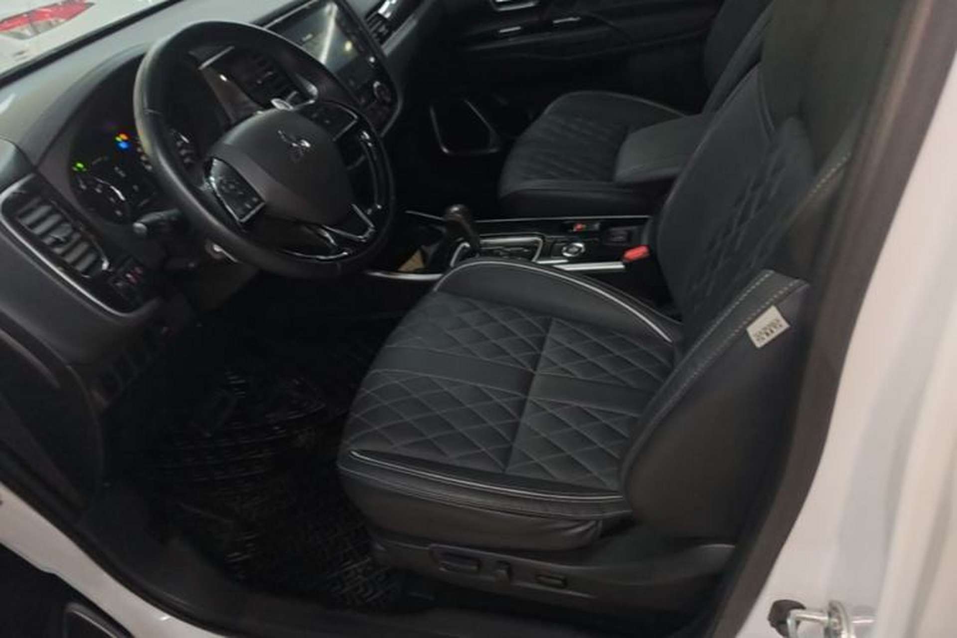 Used Mitsubishi Outlander 2020 2.4L 4x4 Zhi Xiang Edition 5 Seats Left Front Seat