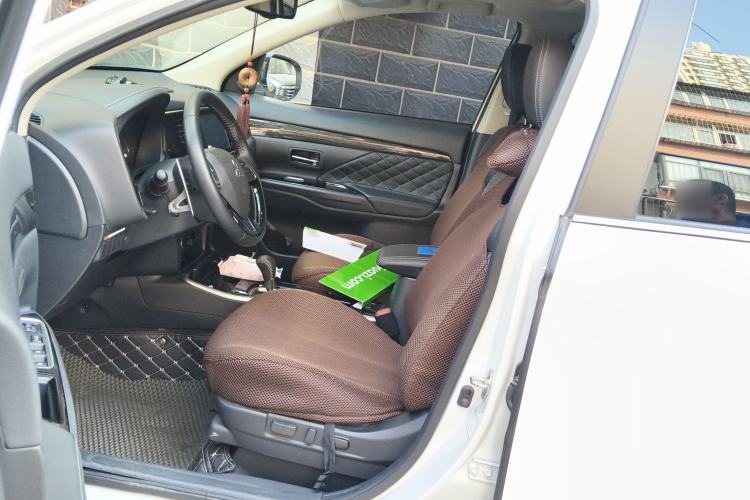 Used Mitsubishi Outlander 2020 2.4L 4x4 Zhi Xiang Edition 5 Seats Left Front Seat