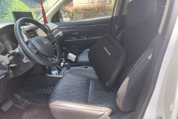 Used Mitsubishi Outlander 2020 2.4L 4x4 Zhi Xiang Edition 5 Seats Left Front Seat