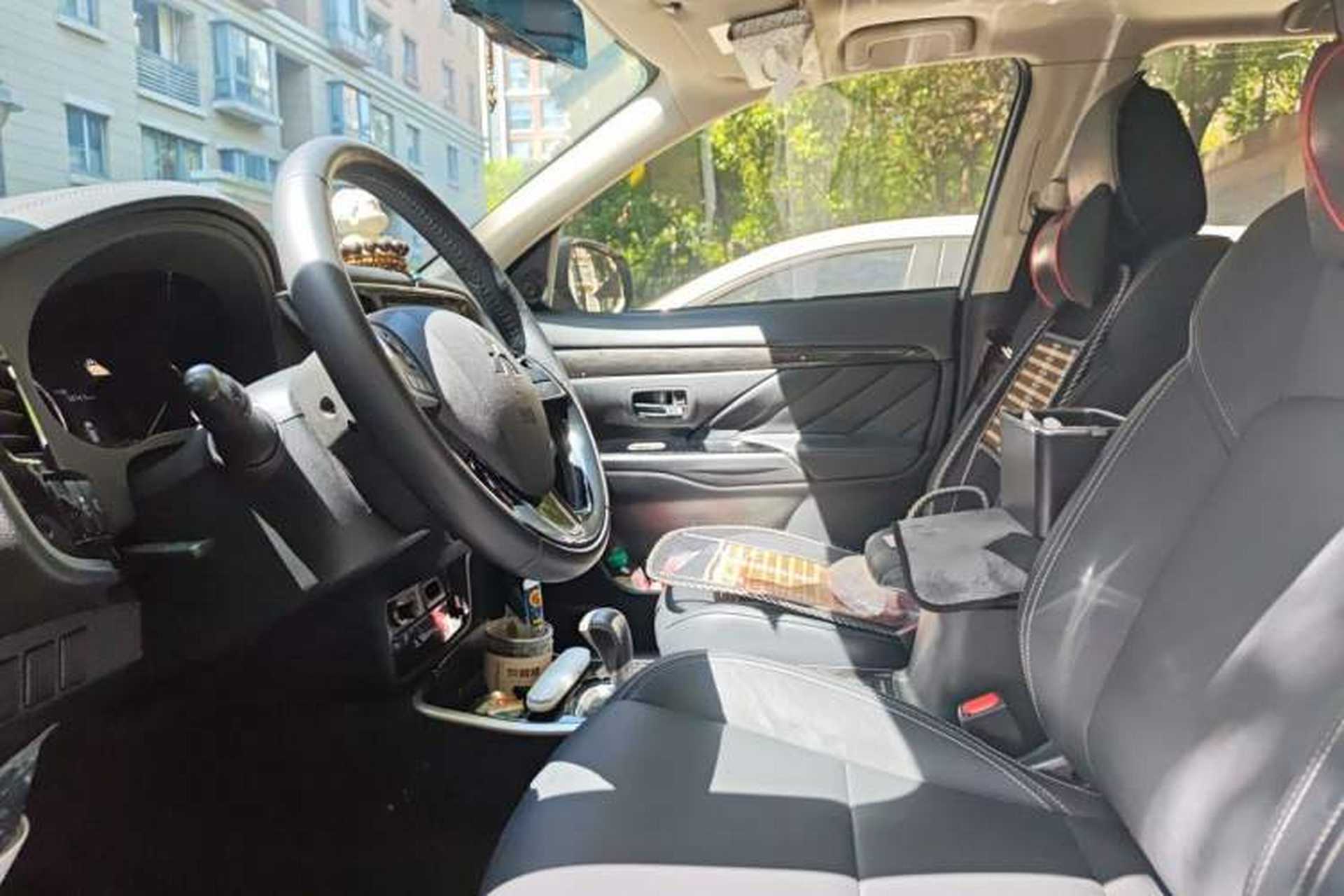 Used Mitsubishi Outlander 2020 2.0L Two-Wheel Drive Enjoyment Version 5 Seats Left Front Seat