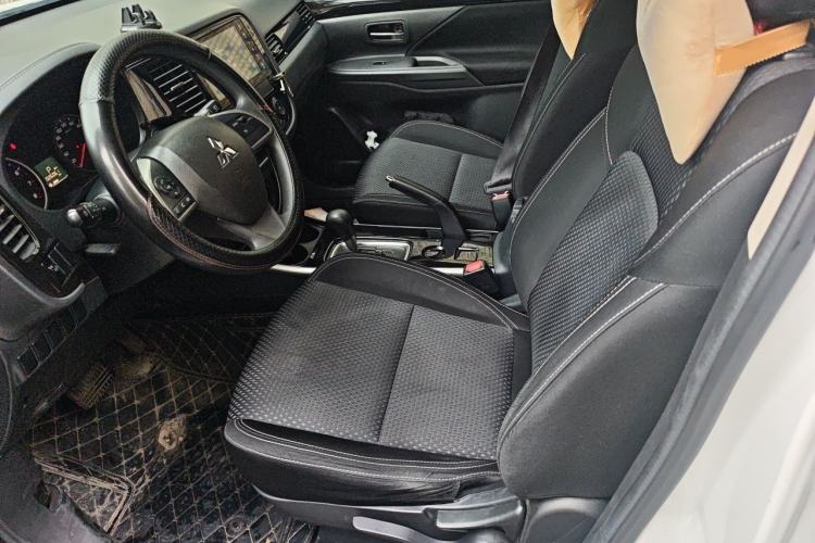 Used Mitsubishi Outlander 2020 2.0L Two-Wheel Drive Comfort Edition 5 Seats Left Front Seat