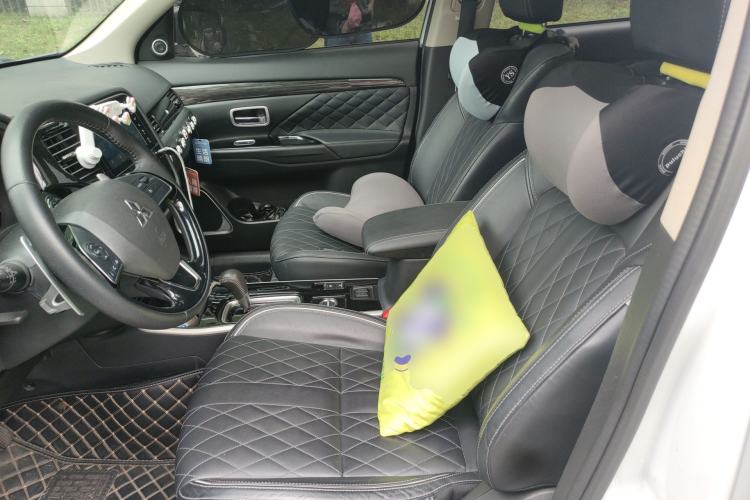 Used Mitsubishi Outlander 2020 2.4L 4x4 Zhi Xiang Edition 5 Seats Left Front Seat