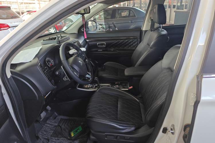 Used Mitsubishi Outlander 2020 2.4L 4x4 Zhi Xiang Edition 7-Seater Left Front Seat
