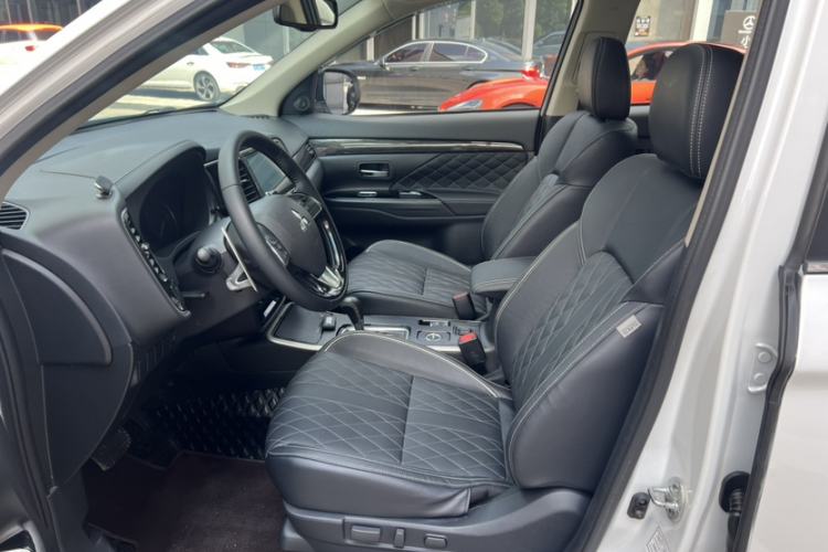 Used Mitsubishi Outlander 2020 2.4L 4x4 Zhi Xiang Edition 5 Seats Left Front Seat