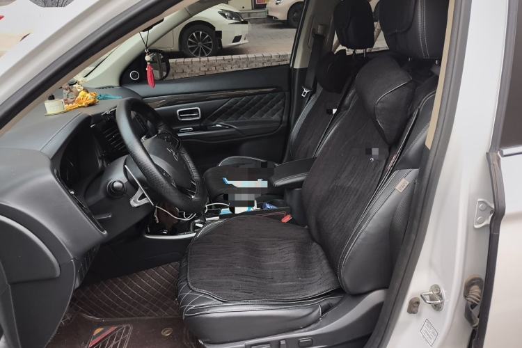 Used Mitsubishi Outlander 2020 2.4L 4x4 Zhi Xiang Edition 5 Seats Left Front Seat