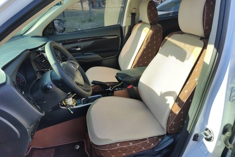 Used Mitsubishi Outlander 2020 2.0L Two-Wheel Drive Comfort Edition 5 Seats Left Front Seat