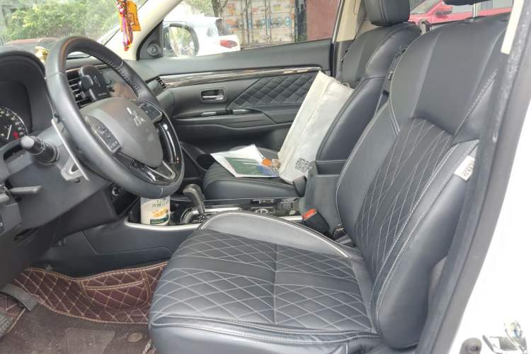 Used Mitsubishi Outlander 2020 2.4L 4x4 Zhi Xiang Edition 5 Seats Left Front Seat