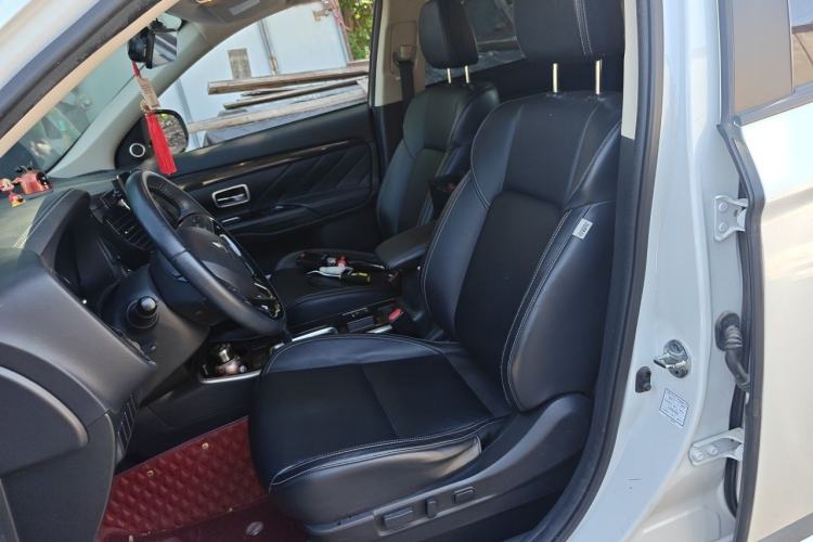 Used Mitsubishi Outlander 2020 2.0L Two-Wheel Drive Enjoyment Version 5 Seats Left Front Seat