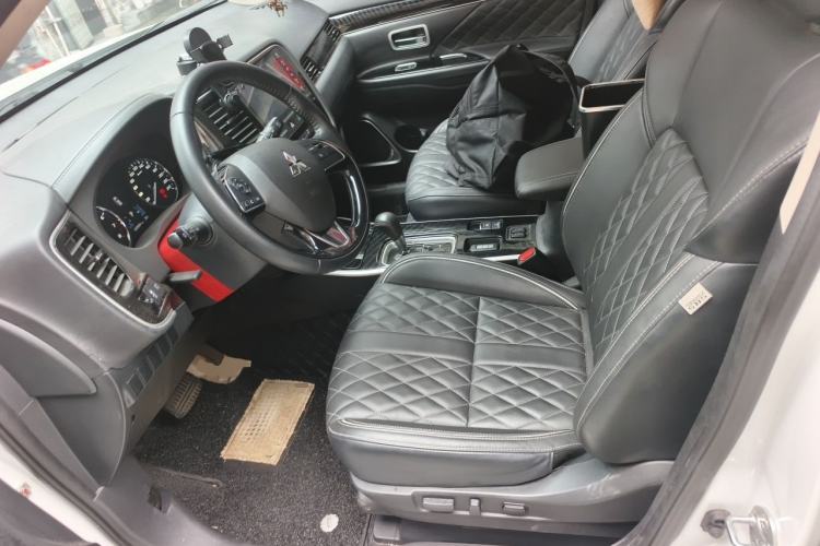 Used Mitsubishi Outlander 2020 2.0L Two-Wheel Drive Comfort Edition 7-Seater Left Front Seat
