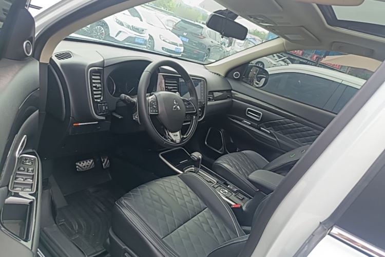 Used Mitsubishi Outlander 2020 2.4L 4x4 Zhi Xiang Edition 7-Seater Left Front Seat