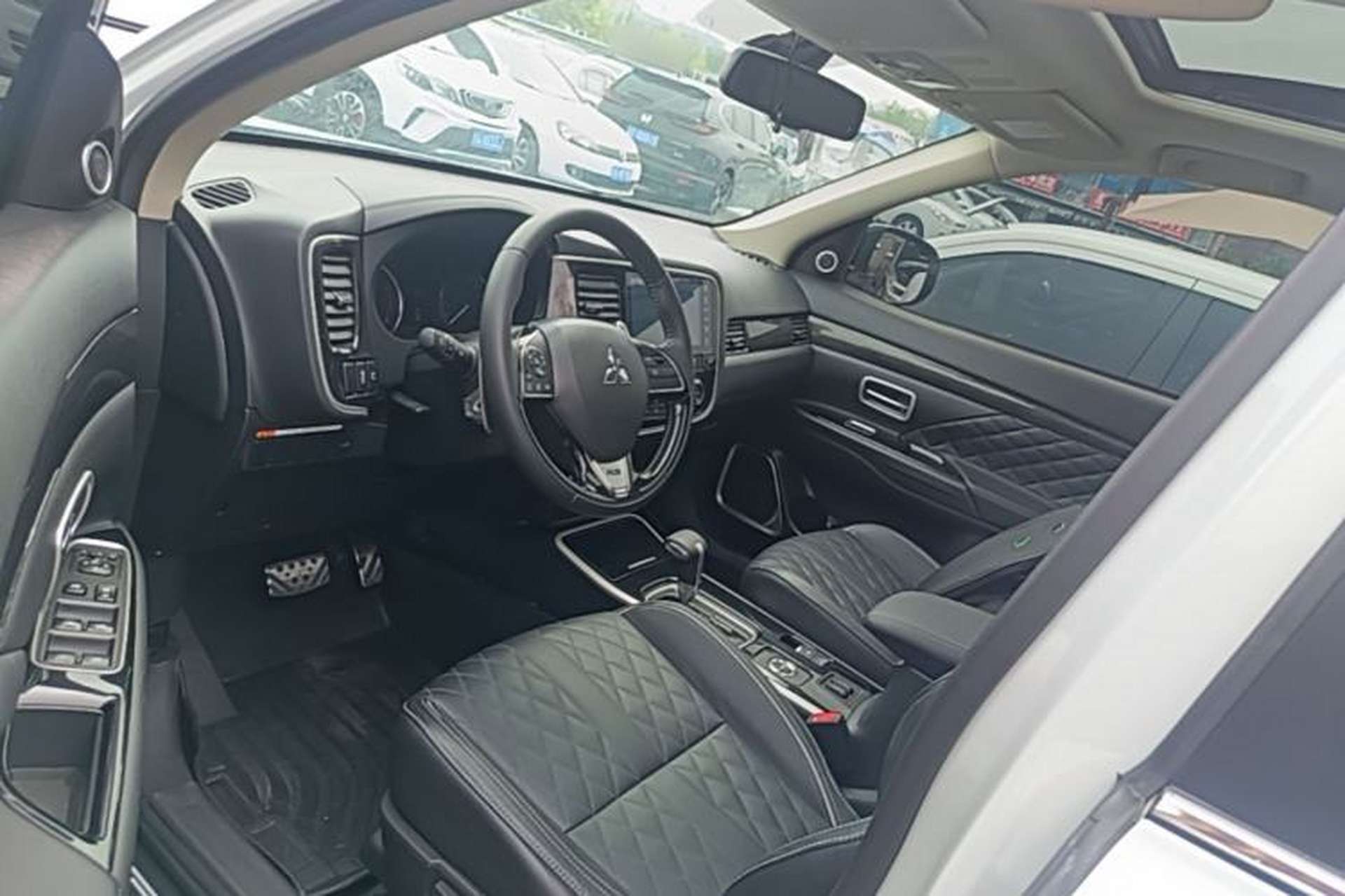 Used Mitsubishi Outlander 2020 2.4L 4x4 Zhi Xiang Edition 7-Seater Left Front Seat