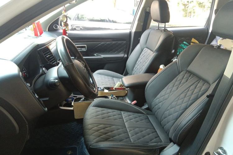 Used Mitsubishi Outlander 2020 2.0L Two-Wheel Drive Comfort Edition 7-Seater Left Front Seat