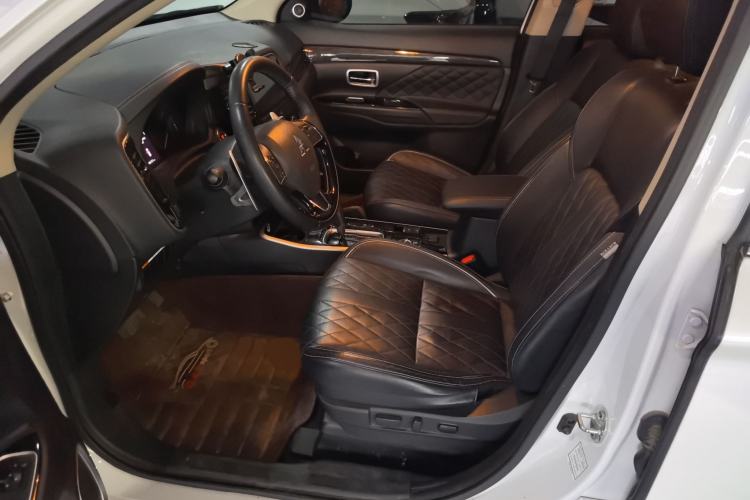 Used Mitsubishi Outlander 2020 2.4L 4x4 Zhi Xiang Edition 5 Seats Left Front Seat