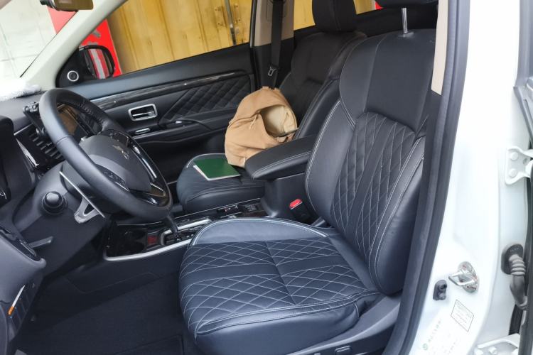 Used Mitsubishi Outlander 2020 2.4L 4x4 Zhi Xiang Edition 7-Seater Left Front Seat