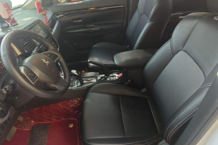Used Mitsubishi Outlander 2020 2.0L Two-Wheel Drive Comfort Edition 5 Seats Left Front Seat