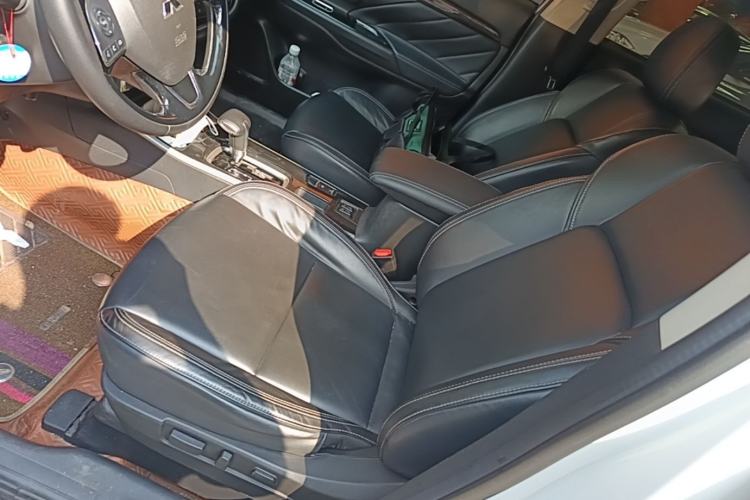 Used Mitsubishi Outlander 2020 2.0L Two-Wheel Drive Enjoyment Version 5 Seats Left Front Seat