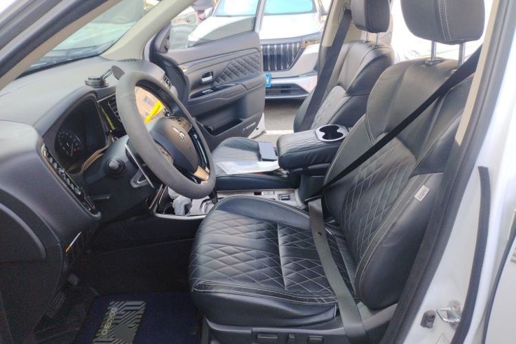 Used Mitsubishi Outlander 2020 2.4L 4x4 Zhi Xiang Edition 5 Seats Left Front Seat