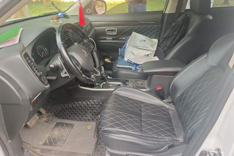 Used Mitsubishi Outlander 2020 2.4L 4x4 Zhi Xiang Edition 5 Seats Left Front Seat