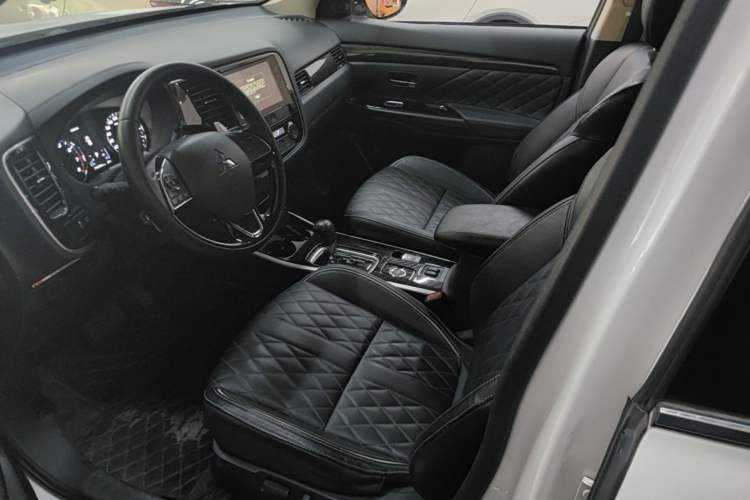 Used Mitsubishi Outlander 2020 2.4L 4x4 Zhi Xiang Edition 7-Seater Left Front Seat
