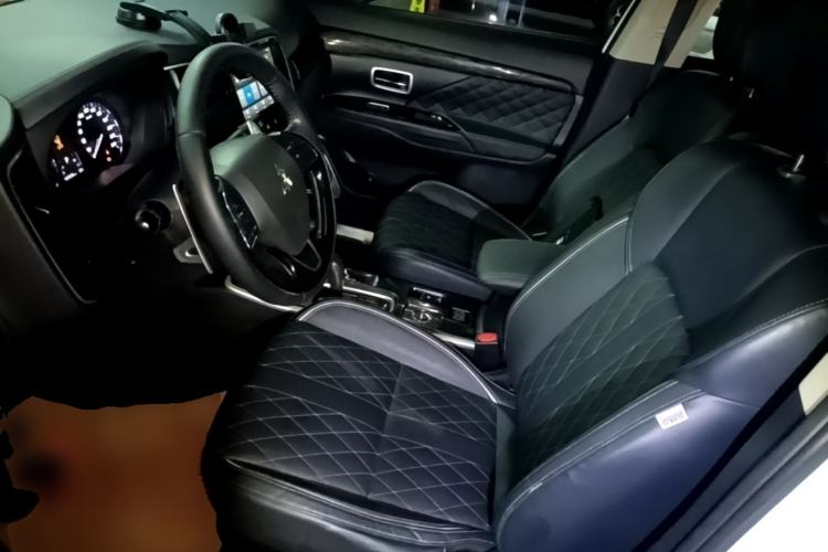 Used Mitsubishi Outlander 2020 2.4L 4x4 Zhi Xiang Edition 7-Seater Left Front Seat