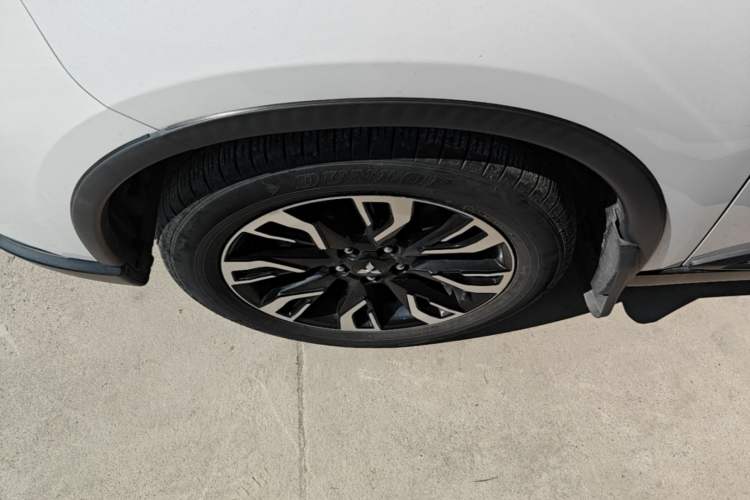 Used Mitsubishi Outlander 2020 2.0L Two-Wheel Drive Enjoyment Version 5 Seats Left Front Wheel Hub