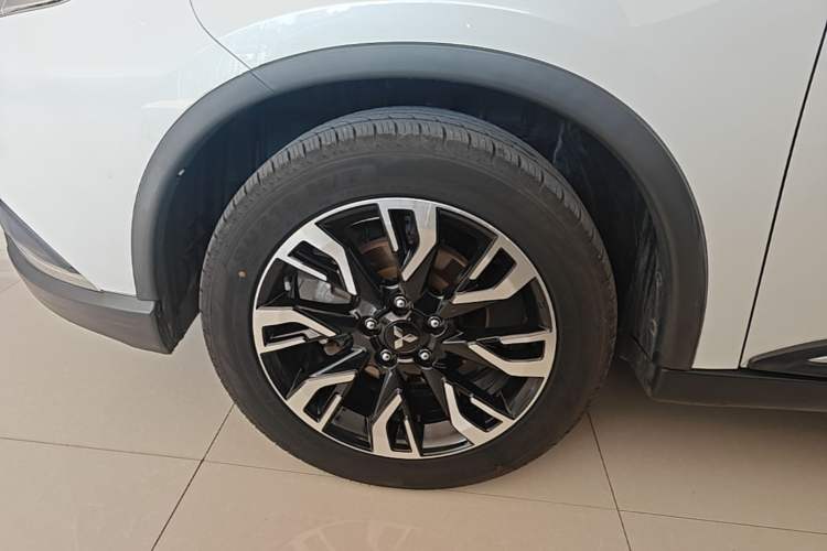 Used Mitsubishi Outlander 2020 2.0L Two-Wheel Drive Comfort Edition 7-Seater Left Front Wheel Hub