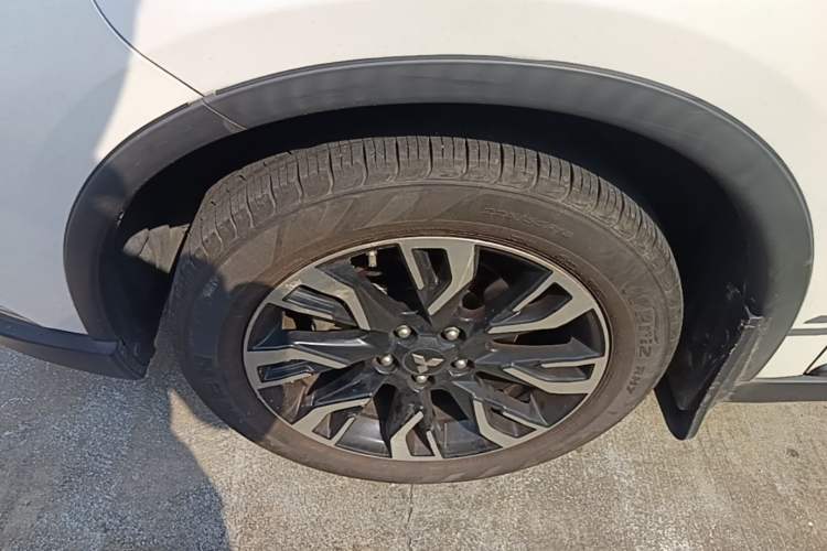 Used Mitsubishi Outlander 2020 2.0L Two-Wheel Drive Enjoyment Version 5 Seats Left Front Wheel Hub