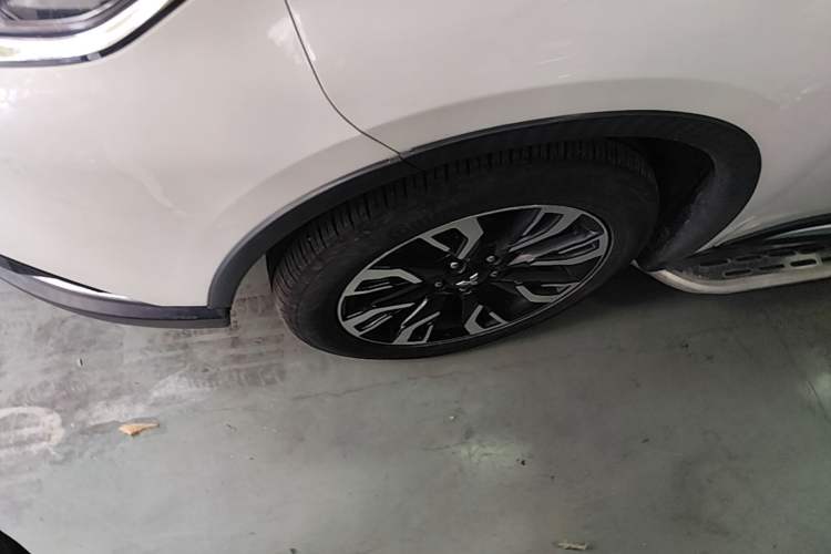 Used Mitsubishi Outlander 2020 2.0L Two-Wheel Drive Comfort Edition 7-Seater Left Front Wheel Hub