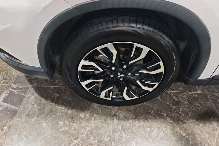 Used Mitsubishi Outlander 2020 2.0L Two-Wheel Drive Enjoyment Version 5 Seats Left Front Wheel Hub