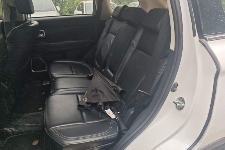 Used Mitsubishi Outlander 2020 2.0L Two-Wheel Drive Enjoyment Version 5 Seats Left Rear Seat