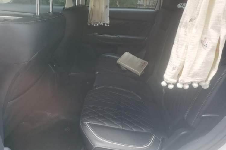 Used Mitsubishi Outlander 2020 2.4L 4x4 Zhi Xiang Edition 5 Seats Left Rear Seat