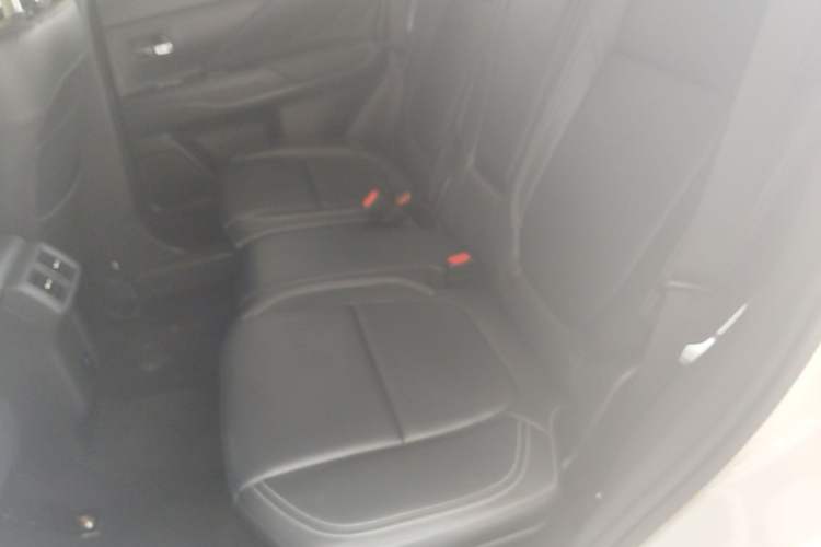 Used Mitsubishi Outlander 2020 2.0L Two-Wheel Drive Enjoyment Version 5 Seats Left Rear Seat