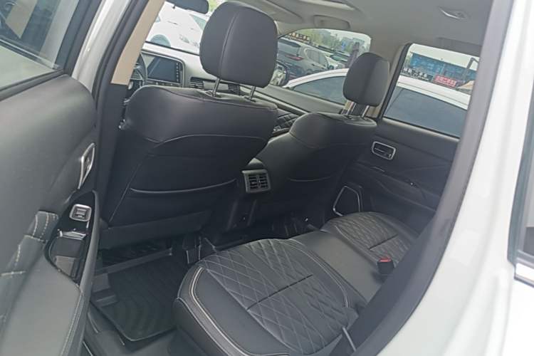Used Mitsubishi Outlander 2020 2.4L 4x4 Zhi Xiang Edition 7-Seater Left Rear Seat