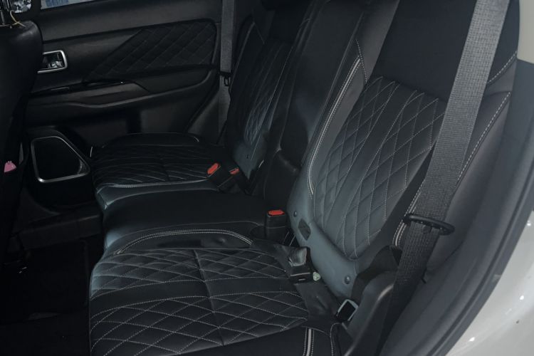 Used Mitsubishi Outlander 2020 2.4L 4x4 Zhi Xiang Edition 7-Seater Left Rear Seat