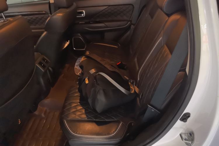 Used Mitsubishi Outlander 2020 2.4L 4x4 Zhi Xiang Edition 5 Seats Left Rear Seat