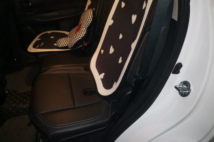 Used Mitsubishi Outlander 2020 2.0L Two-Wheel Drive Comfort Edition 7-Seater Left Rear Seat