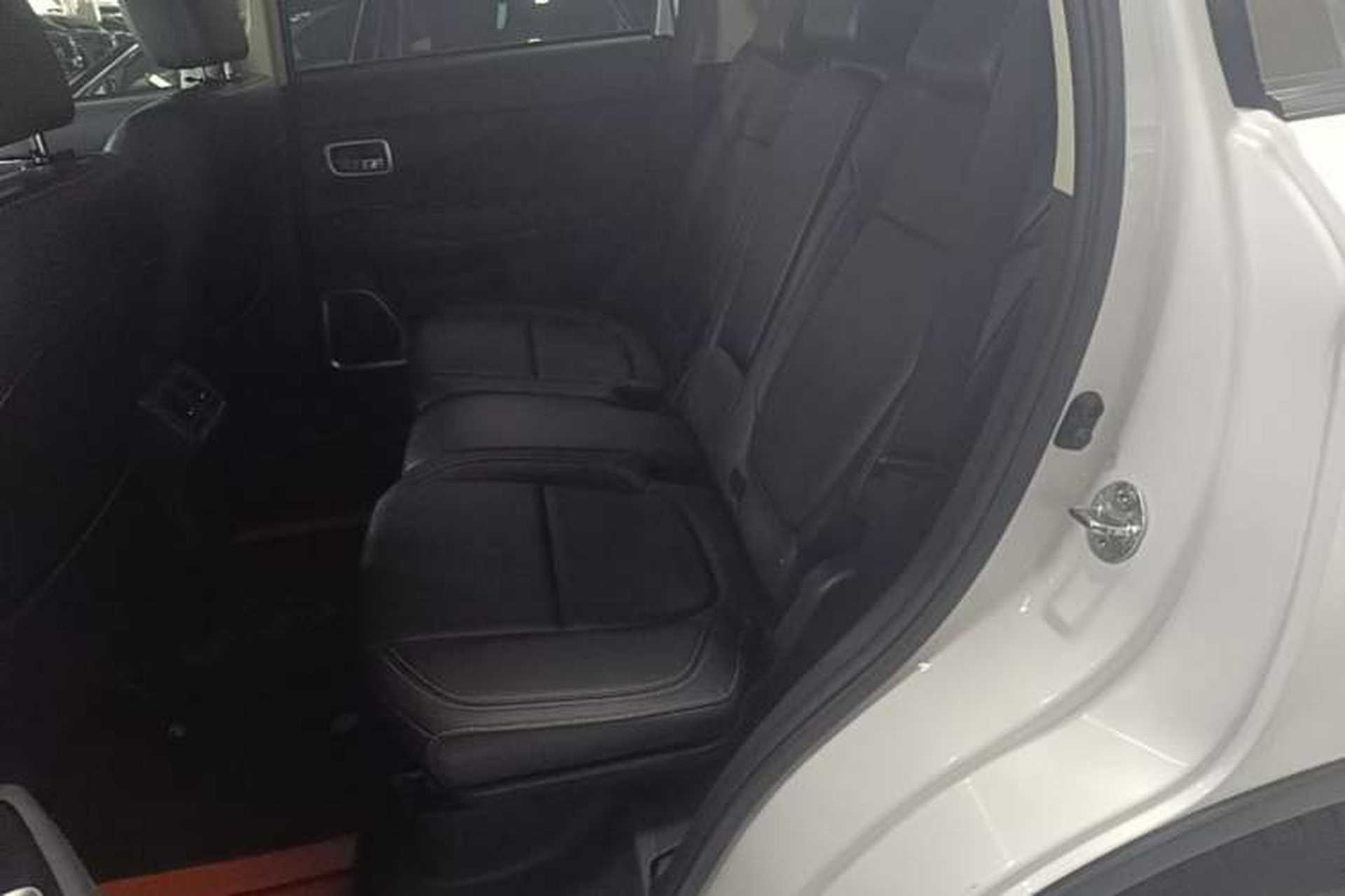 Used Mitsubishi Outlander 2020 2.0L Two-Wheel Drive Comfort Edition 7-Seater Left Rear Seat